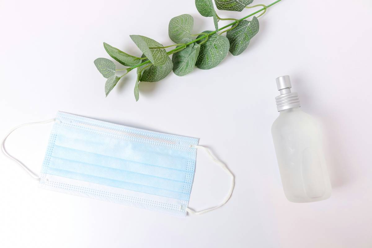 Why Your Downward Dog Deserves Better: The Ultimate Guide to Cleaning a Yoga Mat Naturally