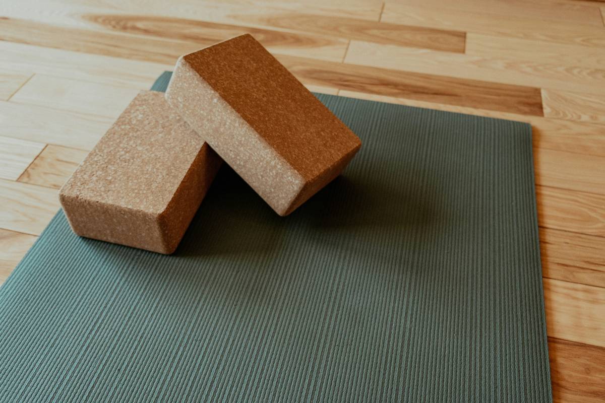 comparison of sustainable yoga mat cleaning training methods